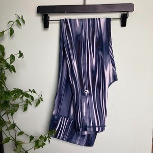 Gap Blue and White Leggings (Size Medium)